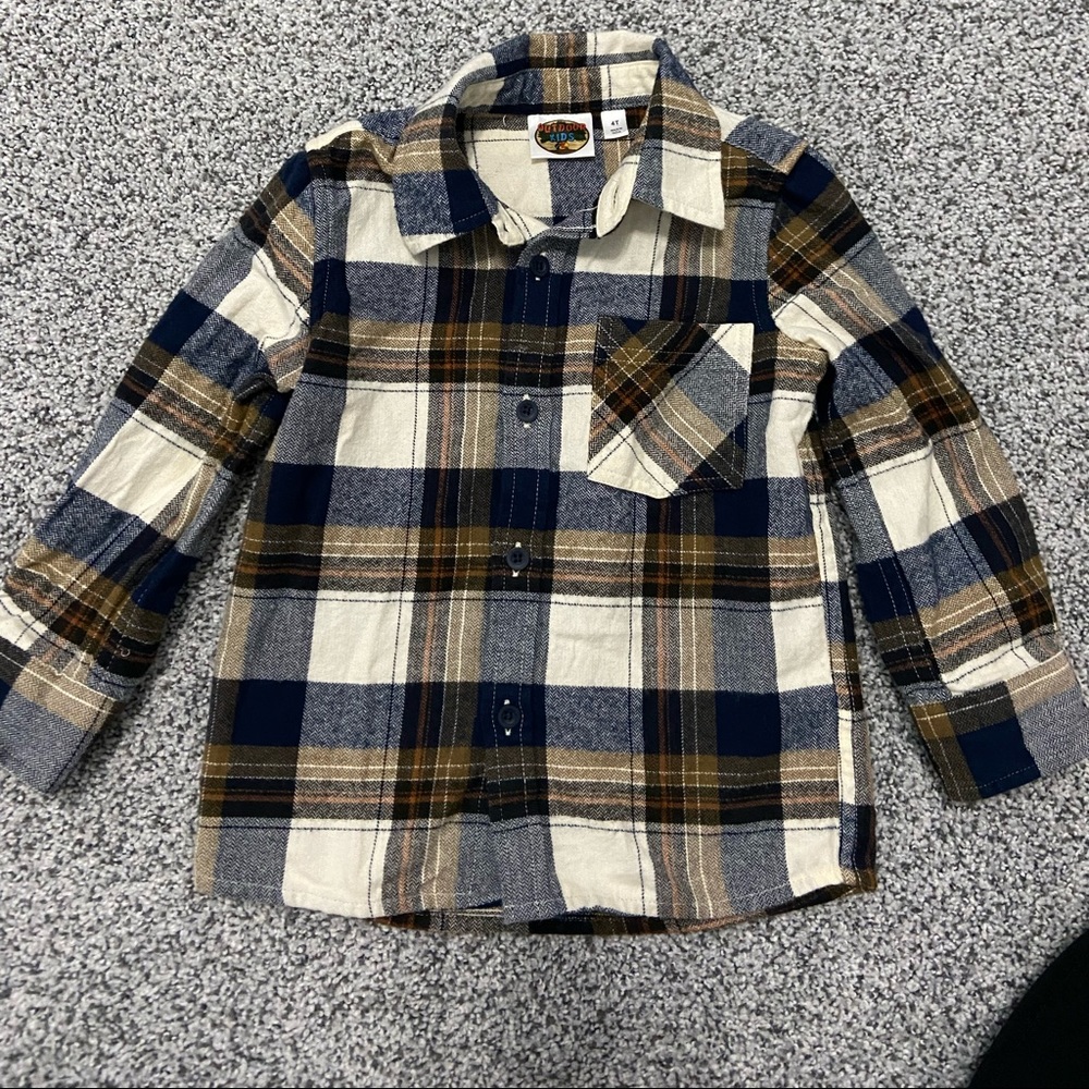 Boys plaid flannel button up shirt 4t